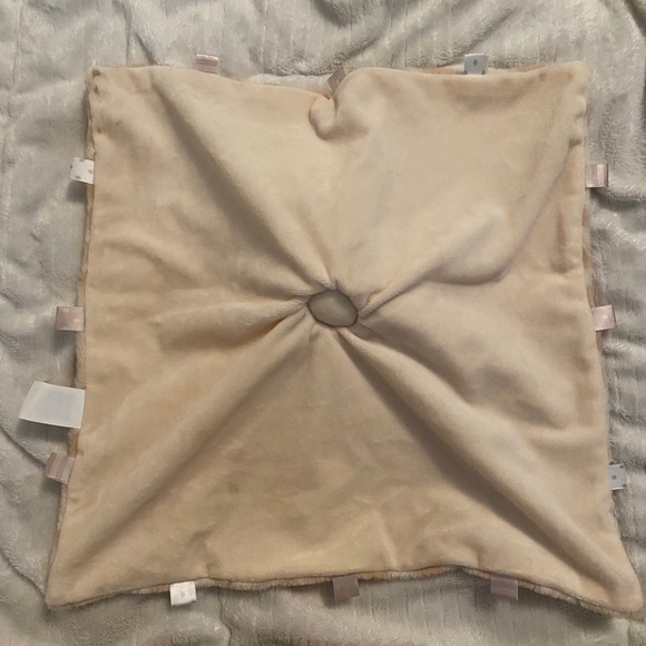 New Kellytoy Giraffe Tags Lovey Baby Rattle Plush Security Blanket Lovey - Picture 3 of 3